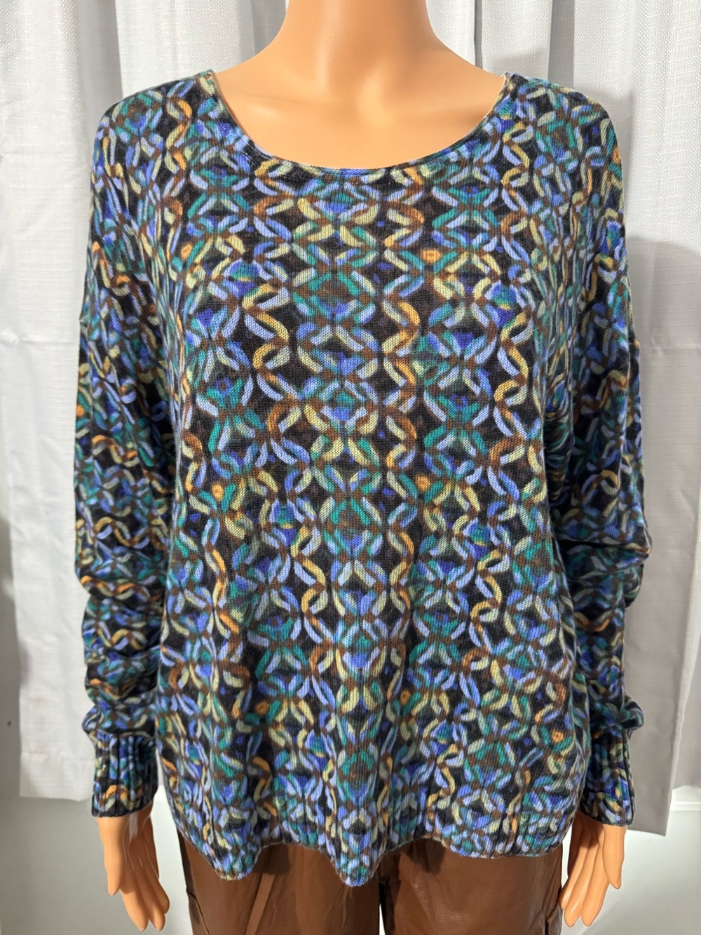 Pretty Nic + Zoe size XL navy blue multi color print pullover sweater worn once